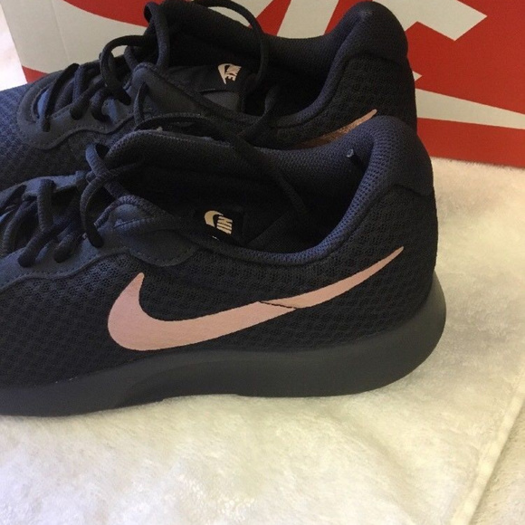 Nike Tanjun Women's Athletic Shoes 812655005 NWB - Picture 4 of 8